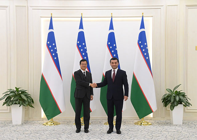 Uzbekistan’s Foreign Minister Receives Copies of Credentials from New Japanese Ambassador