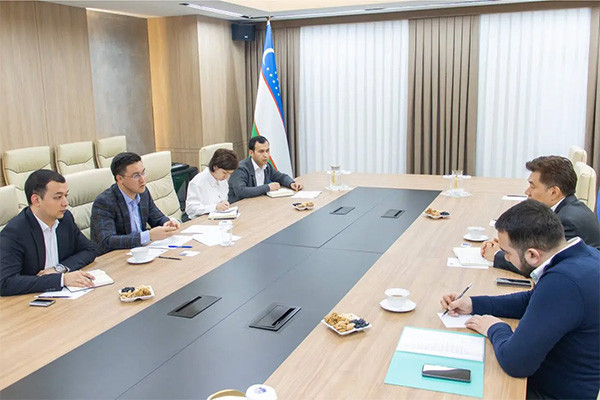 The Ministry of Digital Technologies discusses issues of establishing cooperation in the development of IT education with Samsung Electronics Uzbekistan