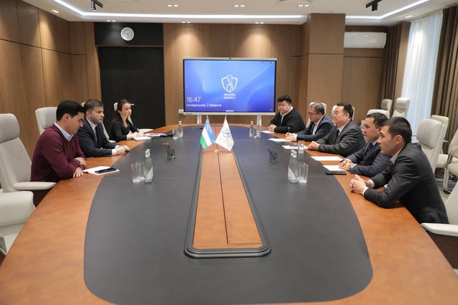 Директор Агентства по развитию фармацевтики обсудил с Yangi Osiyo Biofarmatsevtika сроки запуска завода в Самаркандской области