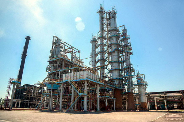 Ферганский НПЗ увеличивает выработку бензина и сжиженного газа
