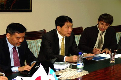 Президент Университета Инха находится в Узбекистане