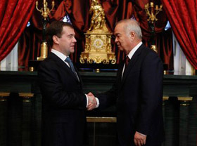 Глава Узбекистана принял участие в саммитах ОДКБ и СНГ