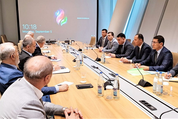 Uzbek specialists study the experience of well workover and the implementation of "risk-service" projects in SOCAR