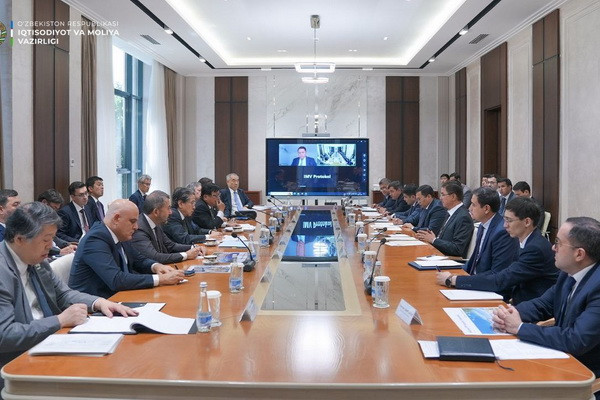 Jamshid Kuchkarov holds a meeting with a delegation from Japan