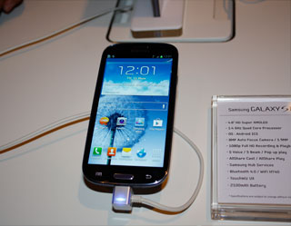 Samsung presents smartphone Galaxy S III in Tashkent