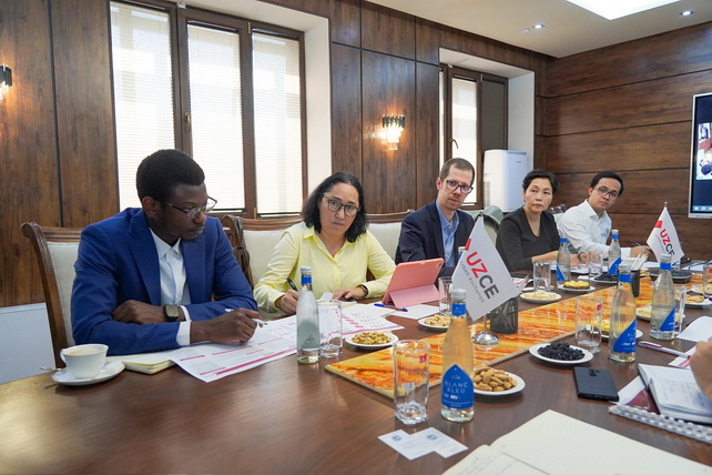 Миссия МВФ ознакомилась с деятельностью Узбекской республиканской валютной биржи