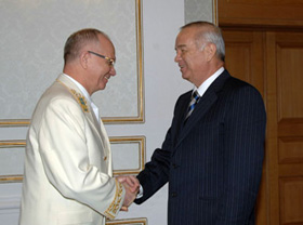 Uzbek leader receives outgoing Russian envoy