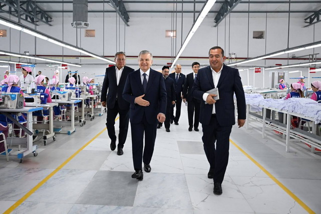 Президент ознакомился с производством трикотажных изделий на предприятии «Файз-М»