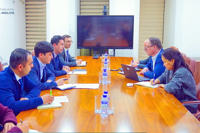 Uzbekistan and the World Bank Discuss a Gas Leak Reduction Project