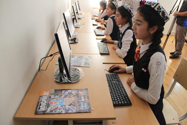 В рамках ICTWEEK UZBEKISTAN 2018 три компьютерных класса были подарены школам Джизакской области