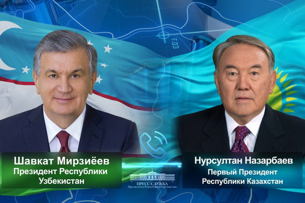 Президент Узбекистана провел телефонный разговор с первым Президентом Казахстана