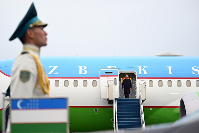 Uzbekistan President Arrives in Kazakhstan for Visit