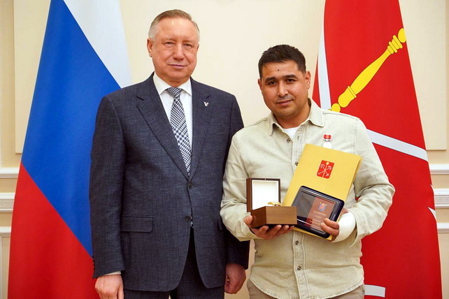 St. Petersburg Governor Presents Khairullo Ibodullayev with the "For Valor in Rescue" Award