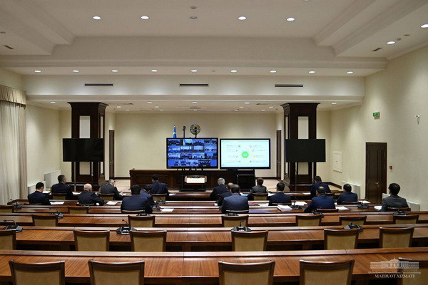Current issues in the development of the pharmaceutical and electrical industries were discussed