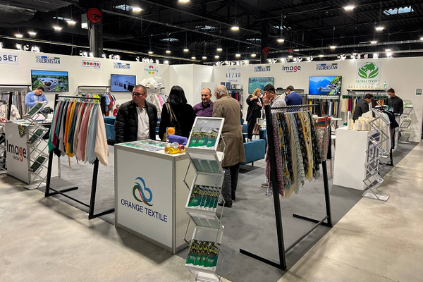 Uzbek textile products are presented at the famous Fast Textile exhibition in Poland