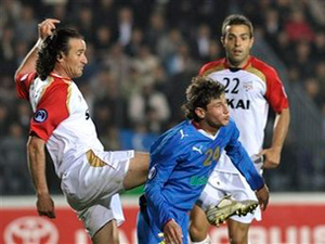 Adelaide advantage too much for Kuruvchi