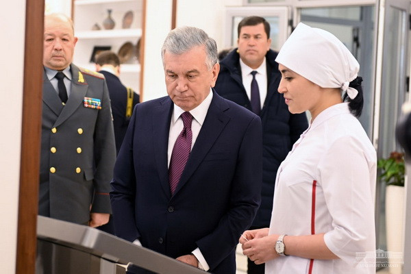 Президент посетил военный клинический госпиталь Министерства обороны