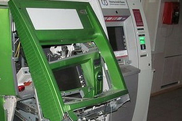 A man hacked into a Hamkorbank ATM in Urgench