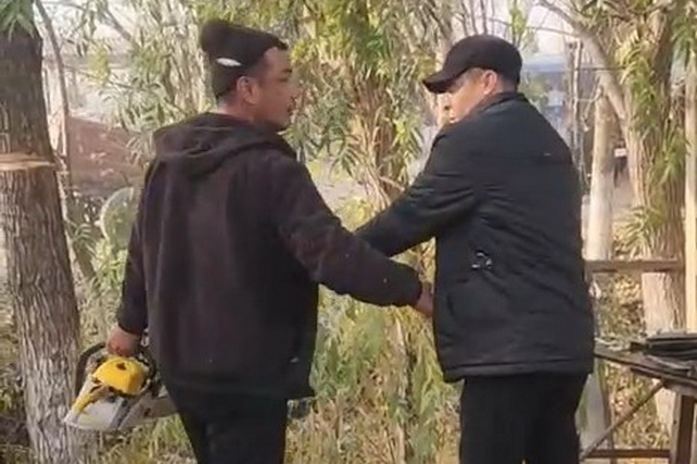Uzbek Deputy District Governor Dismissed After Assaulting Environmental Inspector