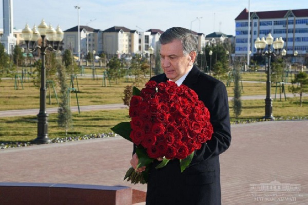 Шавкат Мирзиёев почтил память Ислама Каримова
