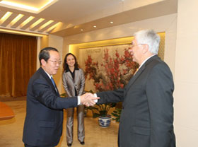 Заместитель министра иностранных дел КНР Ван Гуанъя встретился с замглавы МИД Узбекистана