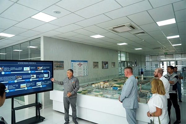 Delegation from Perm region visits Uzbekistan GTL plant