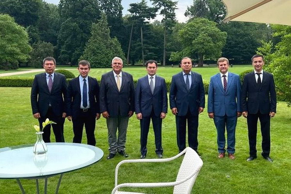 A delegation of Uzbekistan hold a meeting with the road carriers of Poland