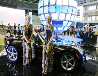 «Билайн» на ICTExpo 2013: видеошар, спорткар и Zo’r-Zo’r Star