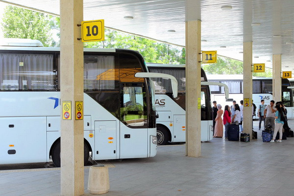 Начались сезонные автобусные рейсы из Ташкента на Иссык-Куль