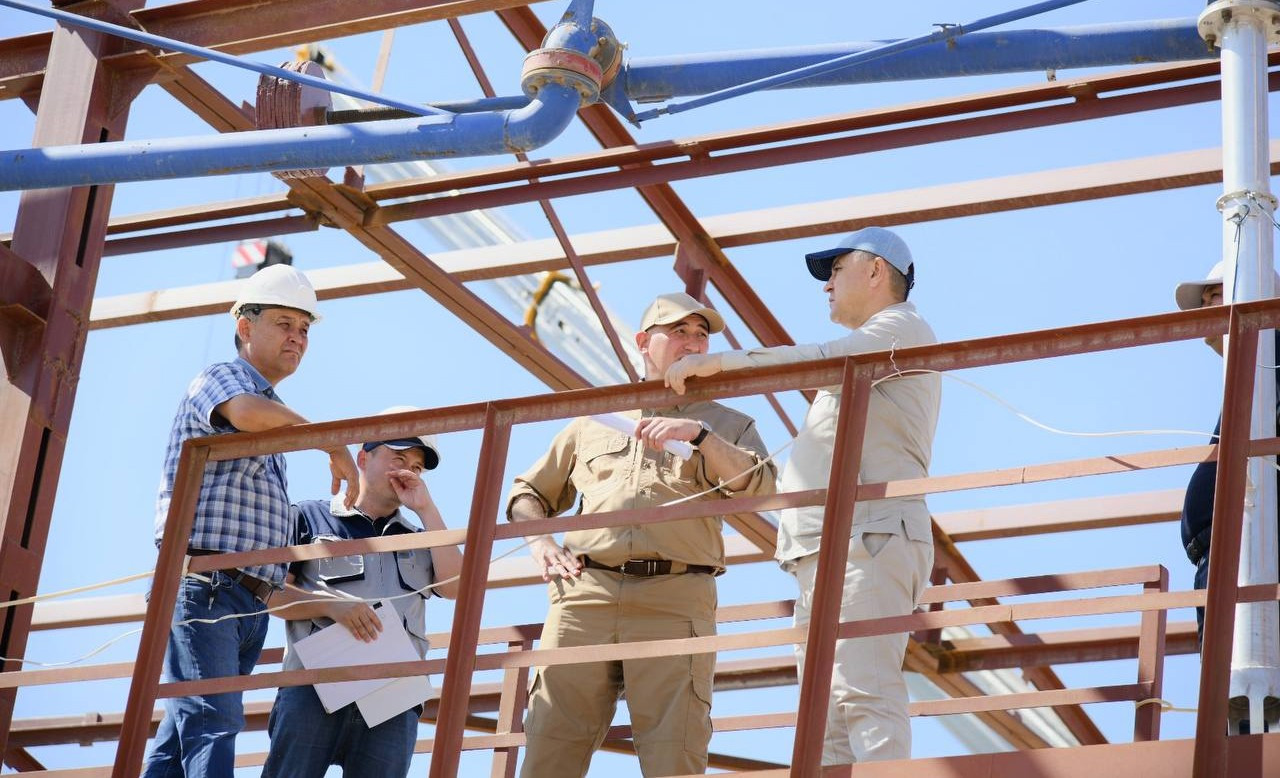 Uzbekneftegaz: Members of the Working Group studied the state of production and the progress of the project for the reconstruction and modernization of the Bukhara Oil Refinery