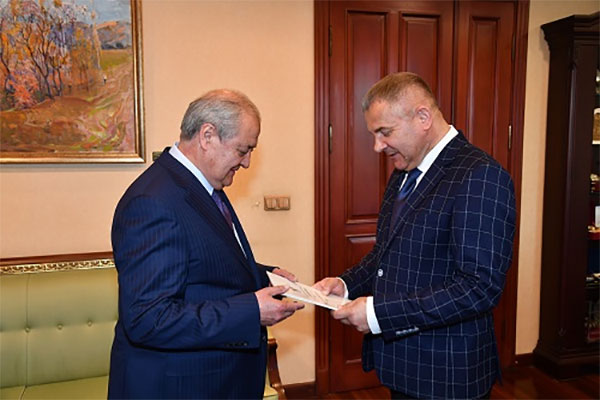 Абдулазиз Камилов принял нового Посла Беларуси