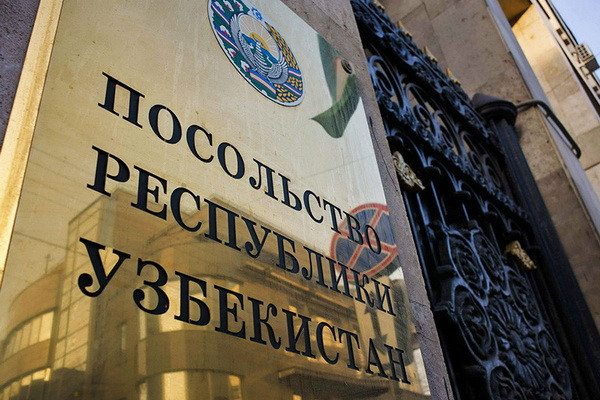 A minibus for the evacuation of Uzbeks comes under fire in Kharkov