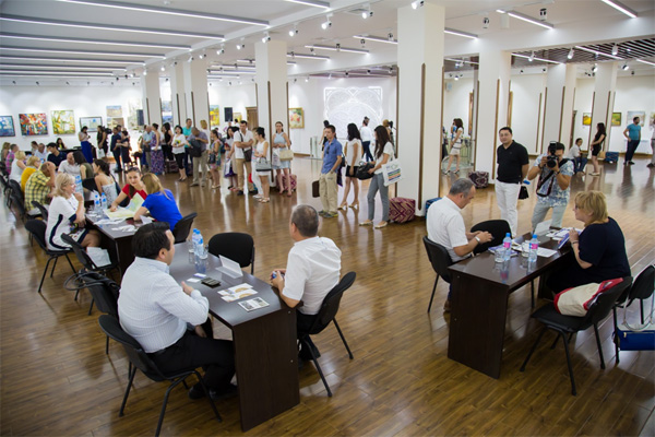 Uzbek, Russian tour firms hold talks at AUTOGRAPH Art Gallery