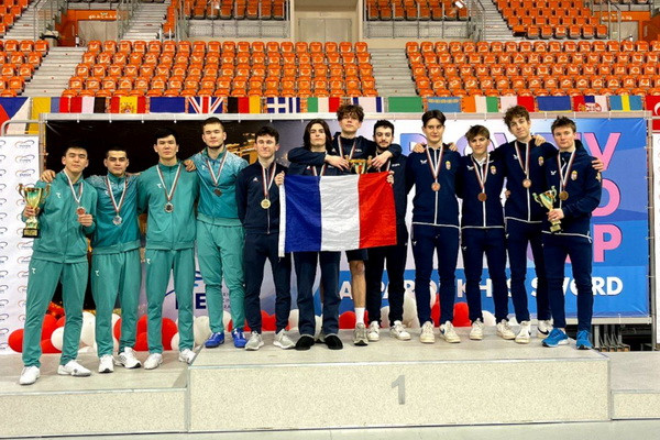 Узбекские саблисты стали вторыми на Кубке мира и поднялись на вторую строчку в мировом рейтинге