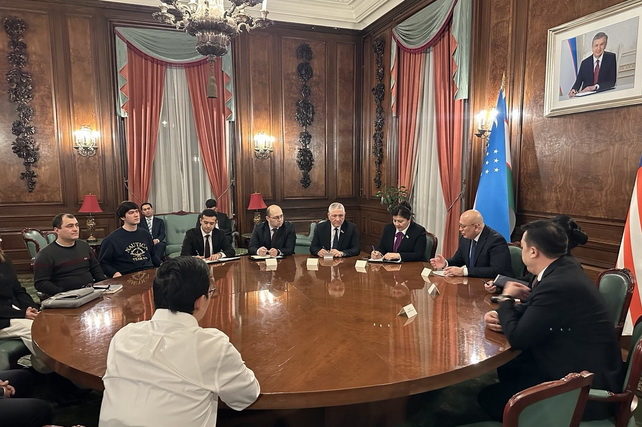 Uzbek Parliament Representatives Meet with Countrymen in the United States