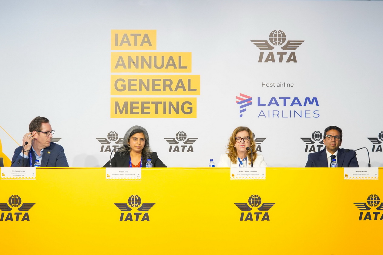 IATA предупреждает о критической нехватке SAF на фоне углубляющегося кризиса авиакеросина