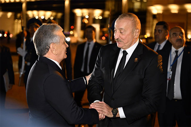 Президент Узбекистана завершил рабочий визит в Азербайджан