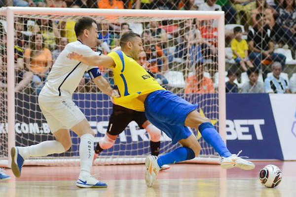Футзалисты Бразилии разгромили сборную Узбекистана