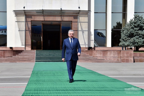 Шавкат Мирзиёев отбыл в Каракалпакстан