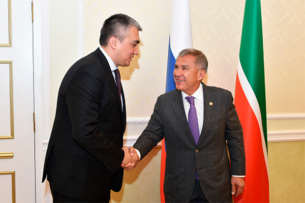 Rustam Minnikhanov meets with the Ambassador of Uzbekistan to Russia