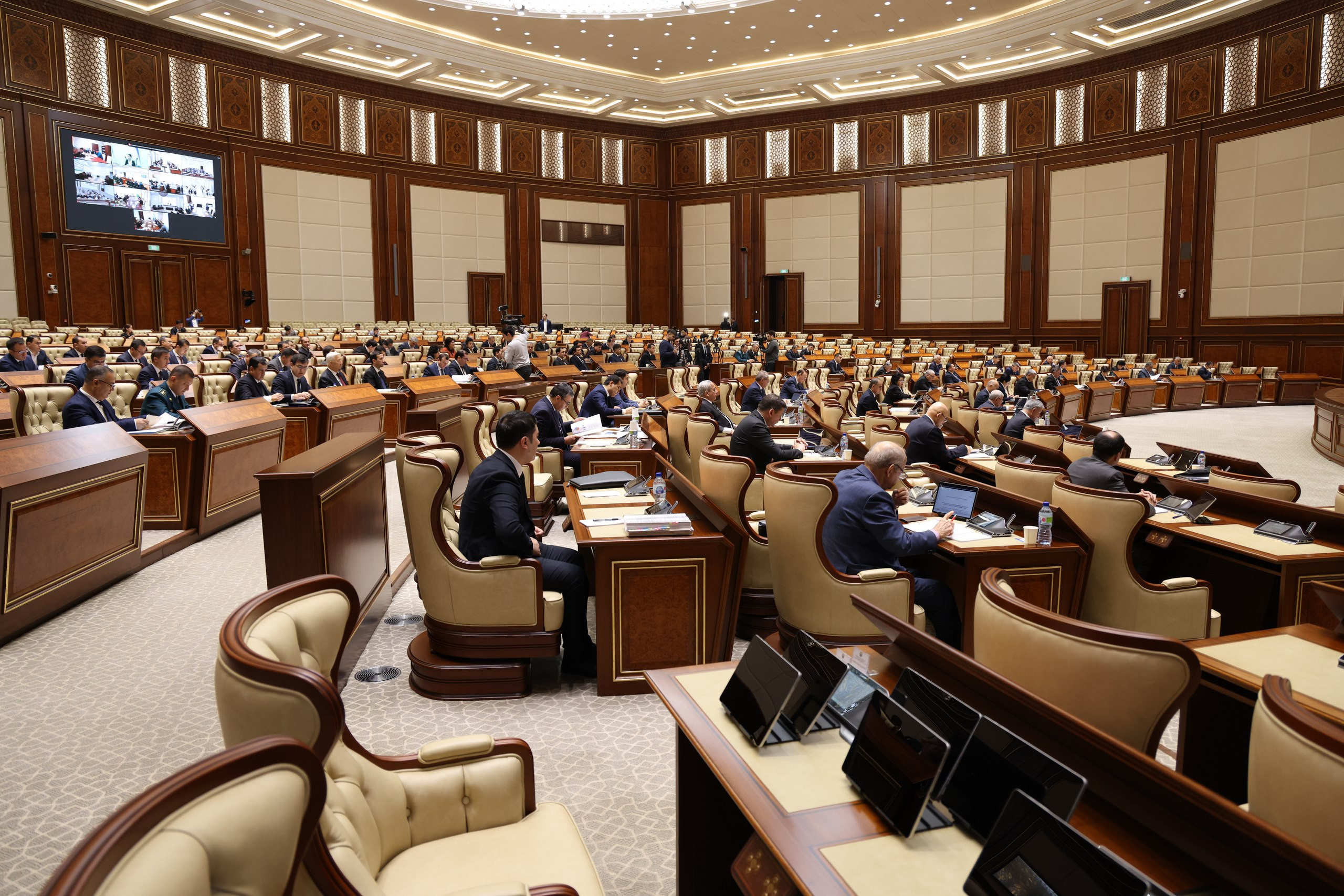 Excessive obligations to carry out business are canceled