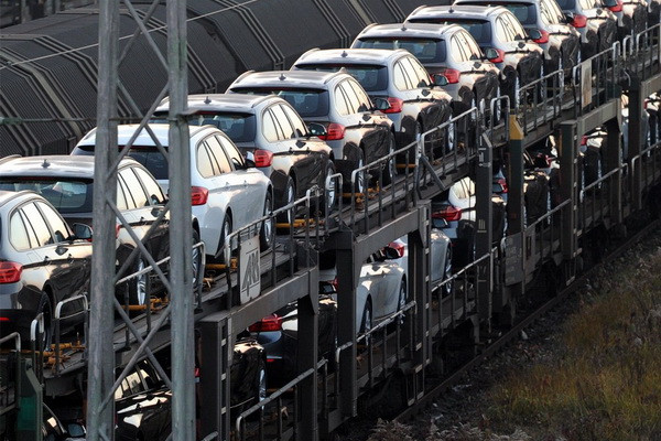 A new freight train with cars sent from southern China to Tashkent