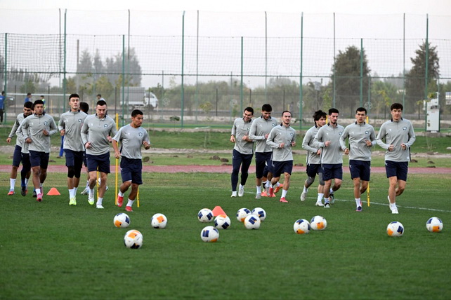 Сборная Узбекистана провела первую тренировку под руководством Фабио Каннаваро