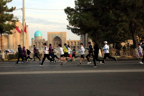 «Samarkand Marathon 2022» в цифрах: как проходит благотворительный забег (фоторепортаж)