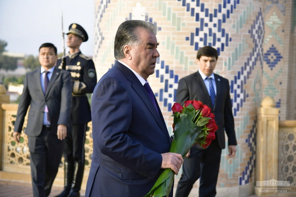 Президент Таджикистана прибыл в Самарканд