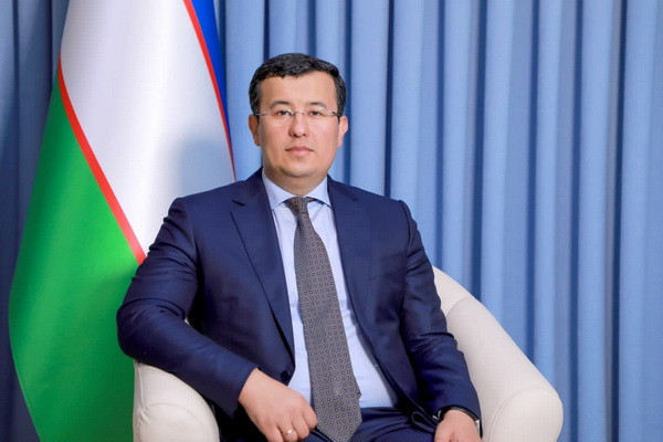 Президент снял с должности главу Агентства по развитию фармацевтической отрасли