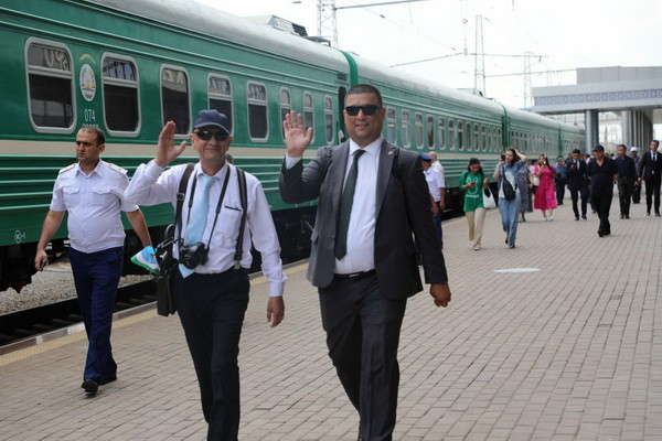 Dushanbe-Tashkent-Dushanbe passenger train started running