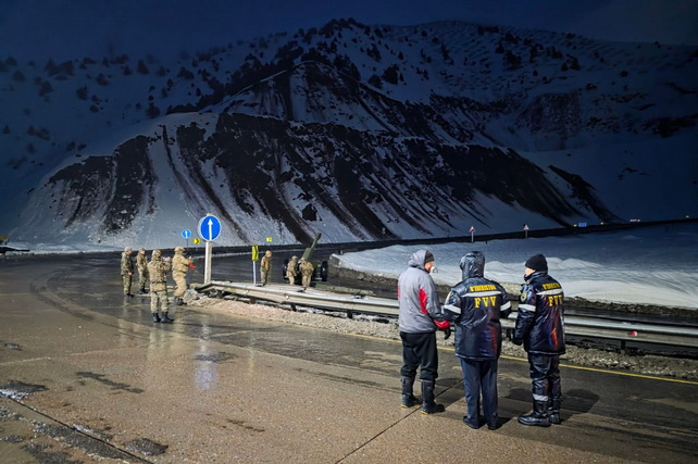 Emergency Services Carry Out Avalanche Prevention Operations at the Kamchik Pass