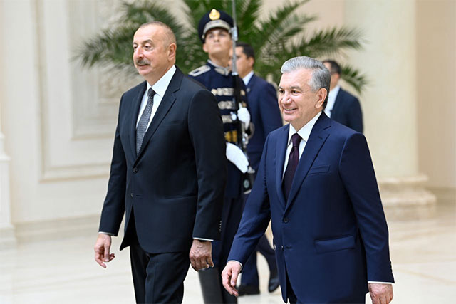 Президент Шавкат Мирзиёев Озарбайжонга давлат ташрифини бошлади
