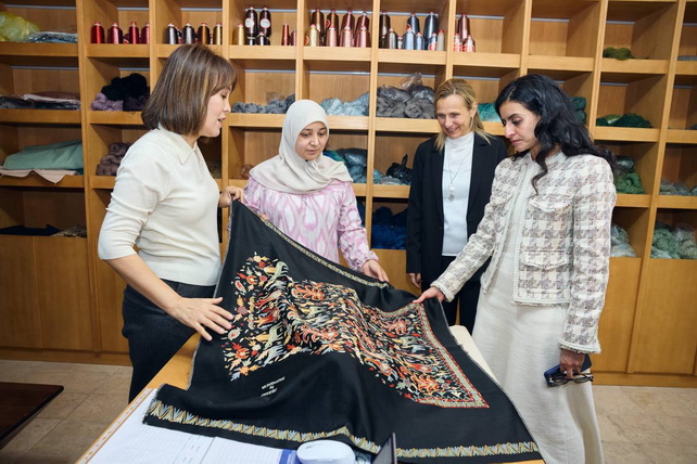 UN Tourism Delegation Reviews Craft Projects in Tashkent